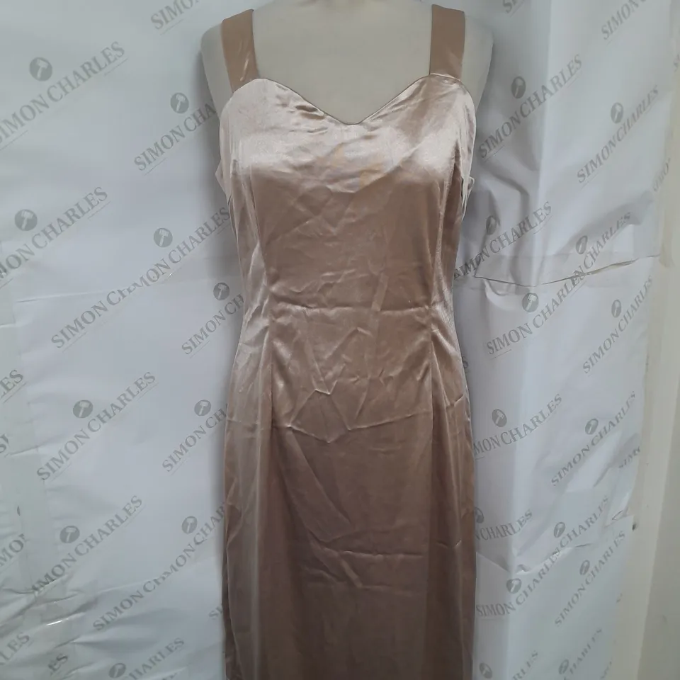 UNBRANDED 2-PIECE DRESS AND OVERLAY SET IN FLORAL BEIGE SATIN SIZE L