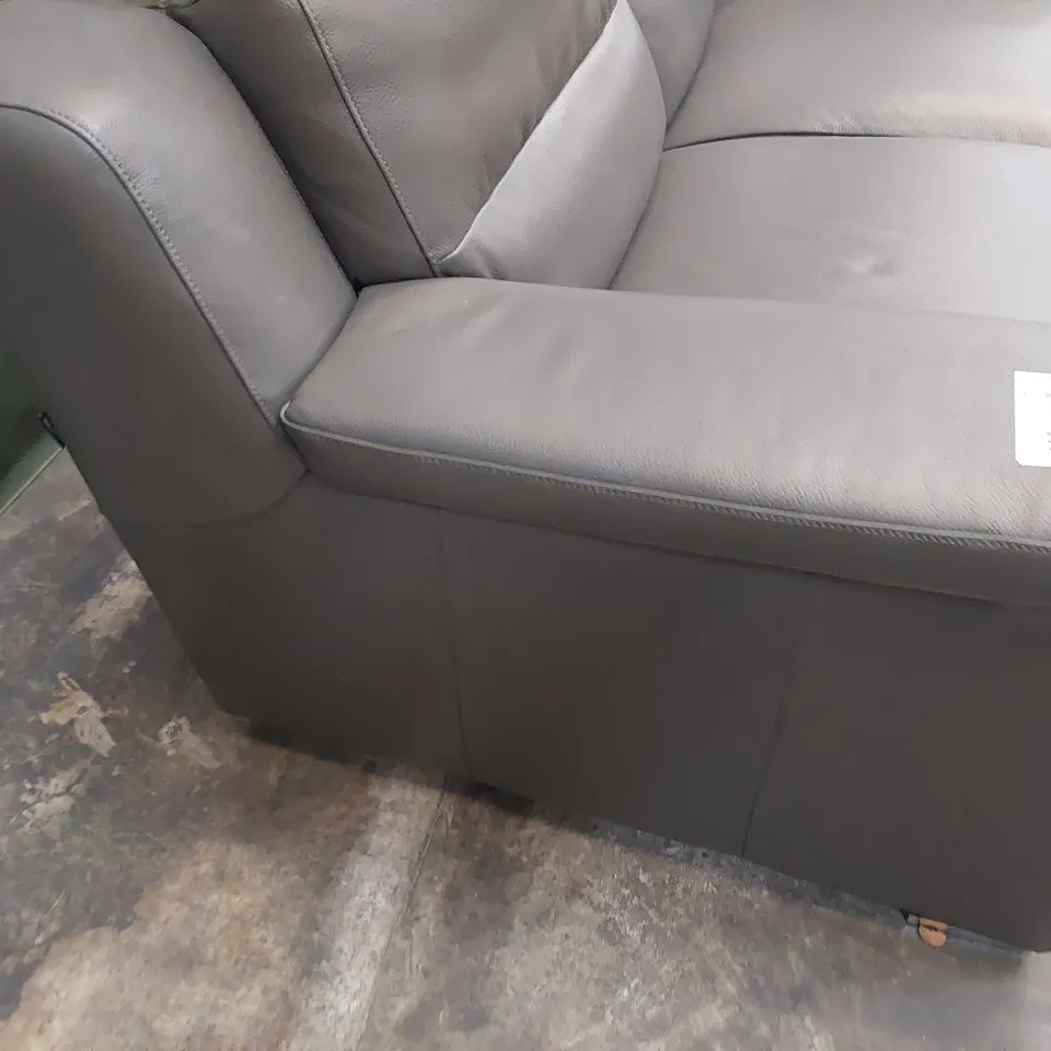 QUALITY ITALIAN DESIGNER FIXED TWO SEATER SOFA WITH ADJUSTABLE HEADRESTS GREY LEATHER 