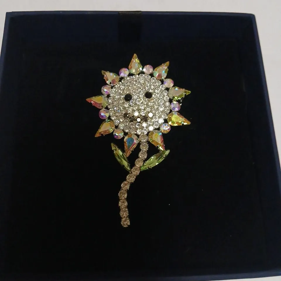 BUTLER & WILSON HAPPY FLOWER BROOCH 