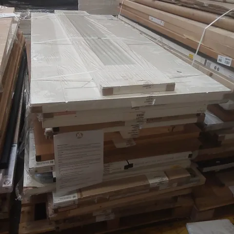 PALLET CONTAINING A VERY LARGE QUANTITY OF ASSORTED WOODEN INTERNAL DOORS