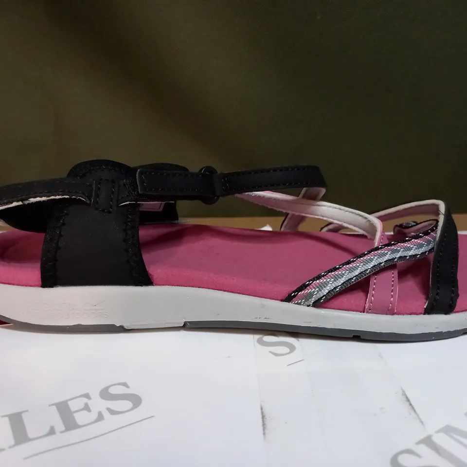 REGATTA LADY SANTA ROMA SANDALS SIZE 7