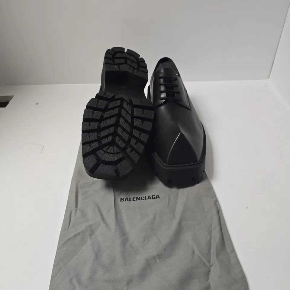 BALENCIAGA LEATHER DERBY SHOES – BLACK SIZE EU 44