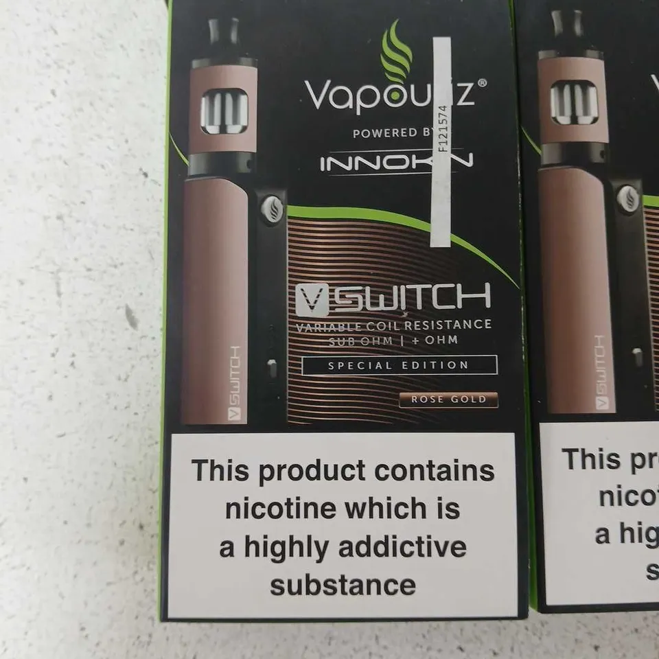 BOX OF APPROXIMATELY 35 ASSORTED E-CIGARETTES AND COMPONENTS TO INCLUDE: VAPOURIZ V SWICH SPECIAL EDITION DEVICE KITS 