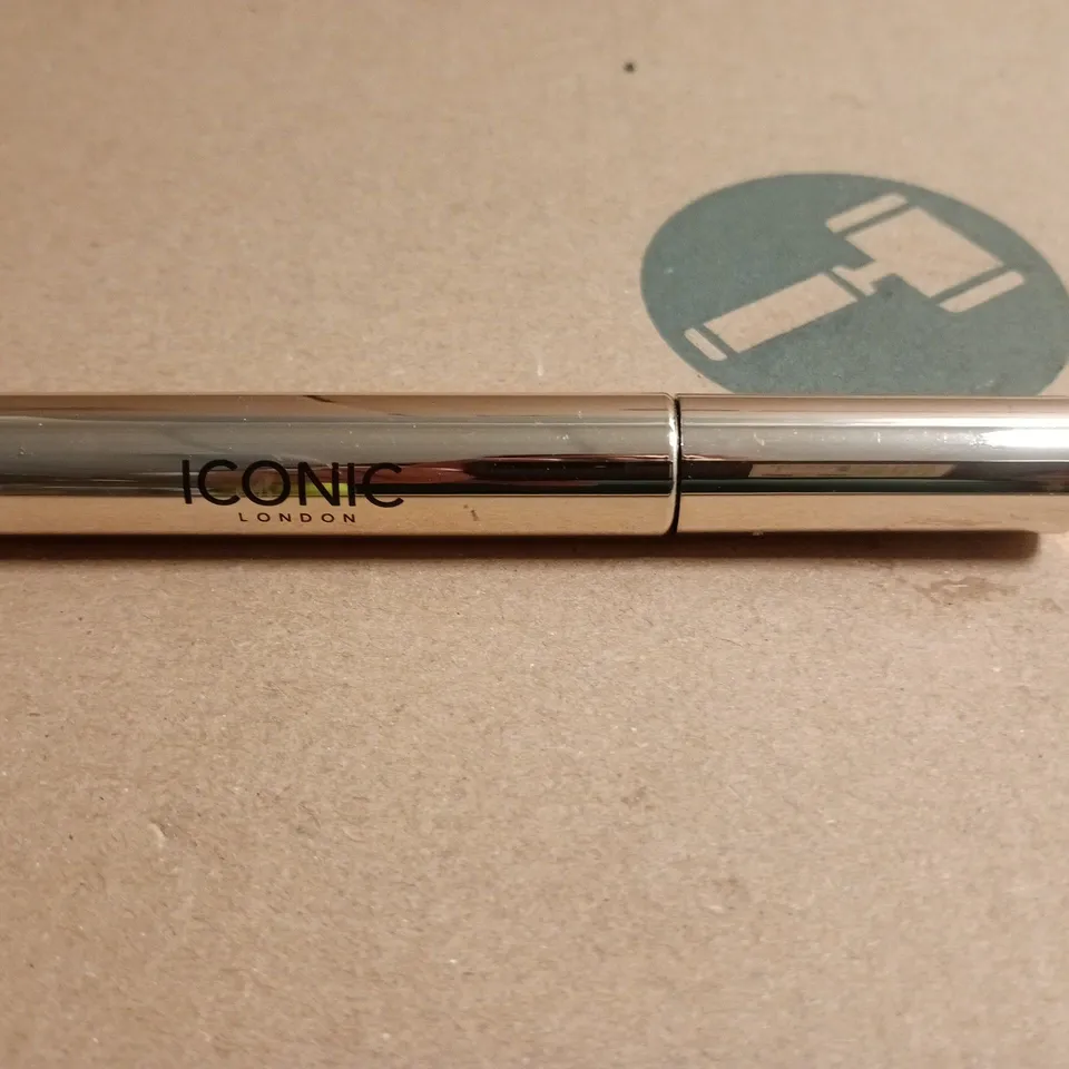 ICONIC LONDON MASCARA BLACK – GOLD-TONE METAL TUBE