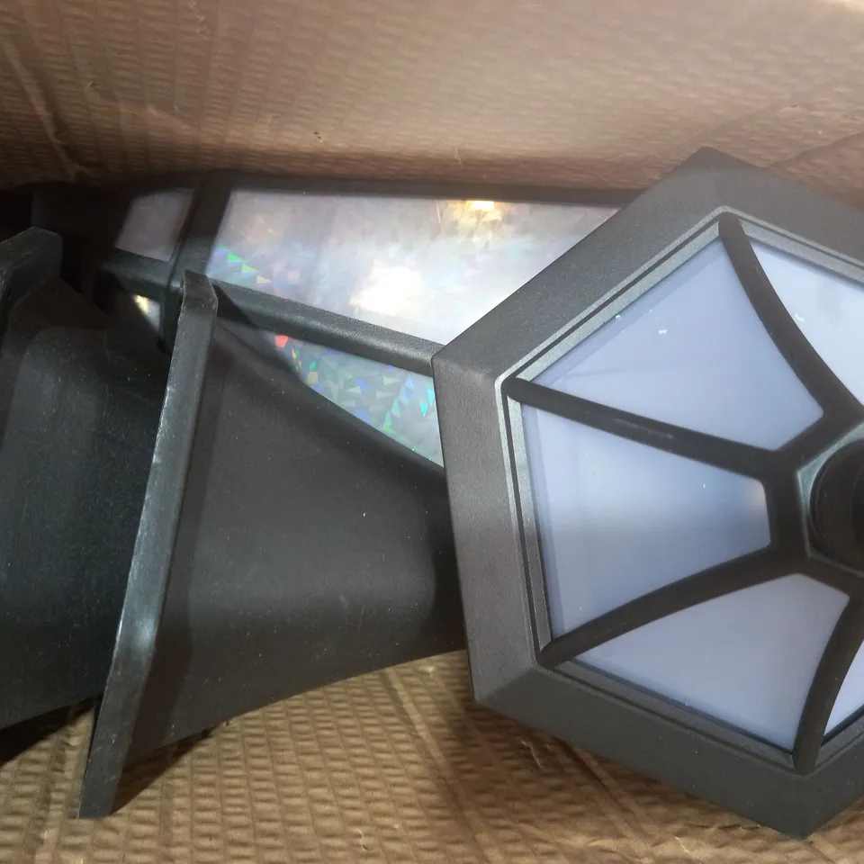 BOXED LUXFORM SET OF BATTERY OPERATED 3D EFFECT ROTATING LAMP POSTS