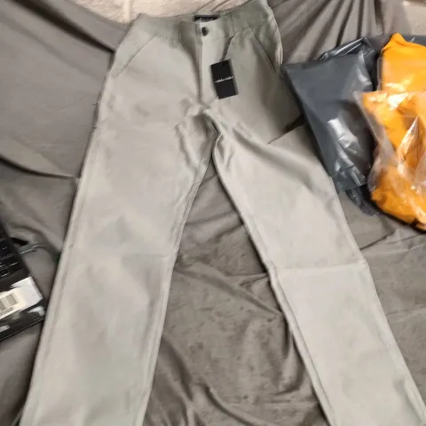 LIGHT GREEN CHINOS-STYLE TROUSERS – TAG ATTACHED 32R