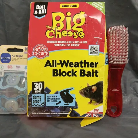 APPROXIMATELY 10 ASSORTED HOUSEHOLD ITEMS TO INCLUDE ALL-WEATHER BLOCK BAIT, ETC