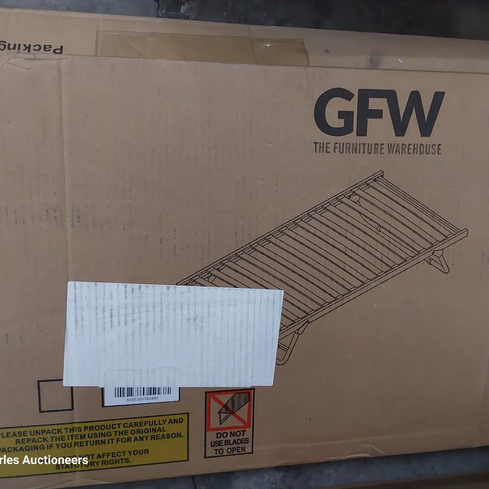 BOXED DESIGNER MADISON TRUNDLE BED WHITE