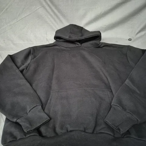 VENDETTA BLACK HOODIE WITH SEQUIN GRAPHIC – UK SIZE L