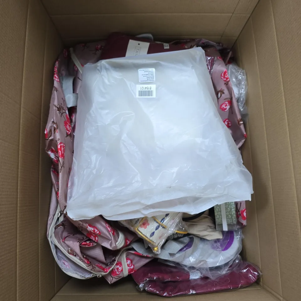 BOX OF APPROXIMATELY 10 ASSORTED ITEMS INCLUDING A WHITE HANDBAG, A WAIST TWISTING DISC AND A SET OF THREE CANDLES