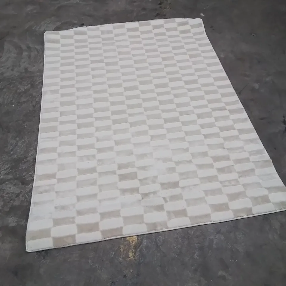 QUALITY DESIGNER AREA RUG - APPROXIMATELY 160X115CM