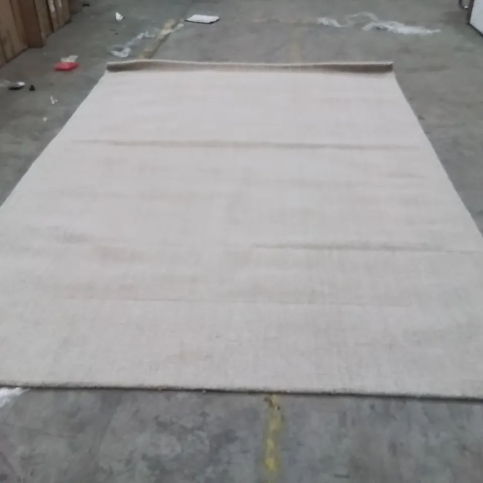 QUALITY DESIGNER AREA RUG APPROXIMATELY 300X200CM