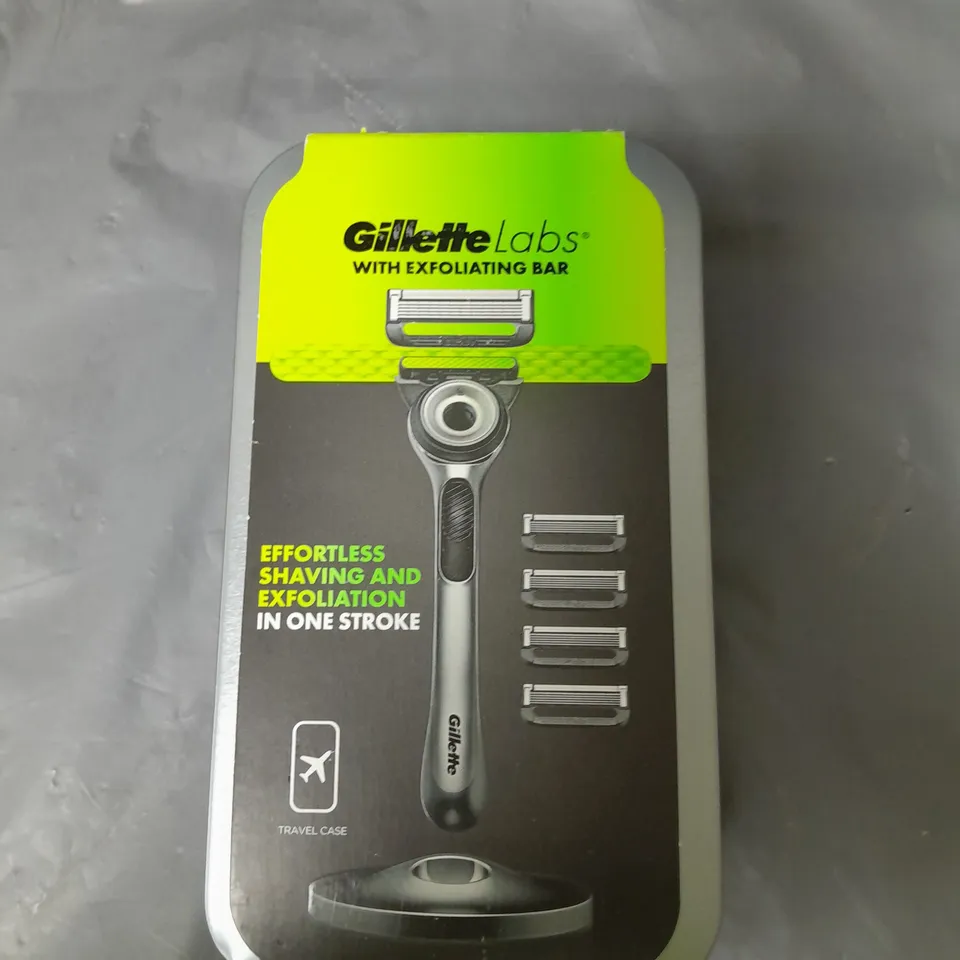 GILLETTE LABS RAZOR WITH EXFOLIATING BAR AND 5 BLADES