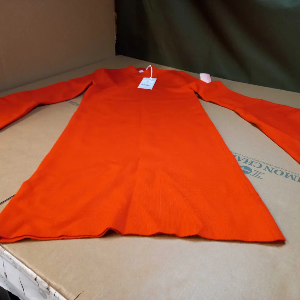 NA-KD ORANGE KNITTED BELL SLEEVE DRESS - MEDIUM