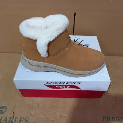 BOXED PAIR OF SKECHERS - SIZE 5
