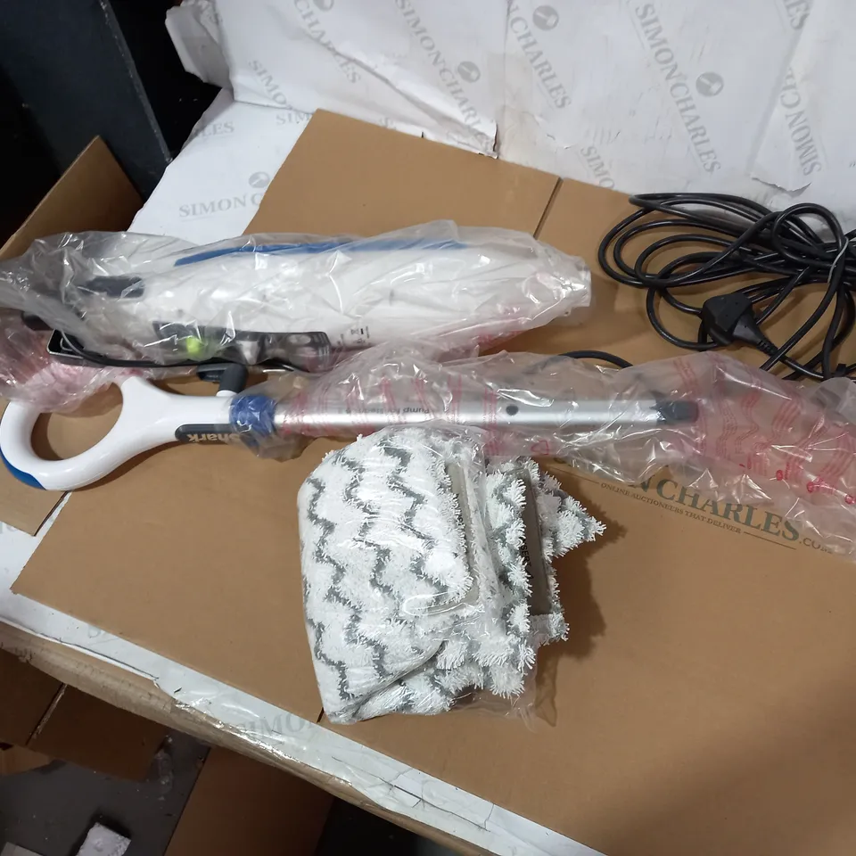 SHARK KLIK AND FLIP STEAM MOP