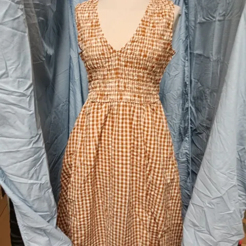 UK 10 NOBODY'S CHILD SLEEVELESS AUDREY MIDAXI DRESS – ORANGE GINGHAM