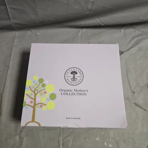 BOXED NEAL'S YARD REMEDIES ORGANIC MOTHER'S COLLECTION – BATH OIL, MASSAGE OIL & BALM (3-PIECE SET)