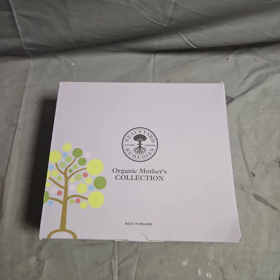 BOXED NEAL'S YARD REMEDIES ORGANIC MOTHER'S COLLECTION – BATH OIL, MASSAGE OIL & BALM (3-PIECE SET)