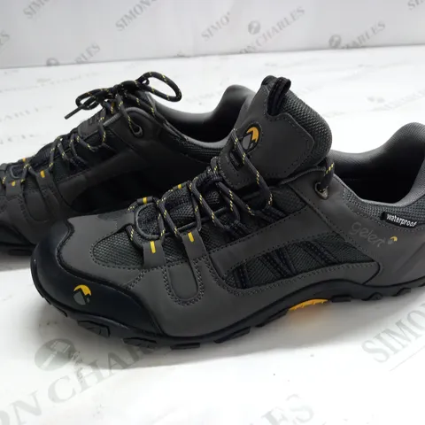 GELERT WATERPROOF ROCKY SHOES IN CHARCOAL - UK 9