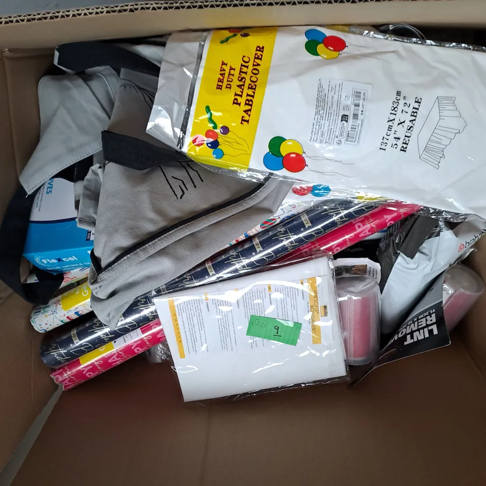 APPROXIMATELY 15 ASSORTED HOUSEHOLD PRODUCTS TO INCLUDE BEDDING, WATERING CAN AND RUBBER GLOVES
