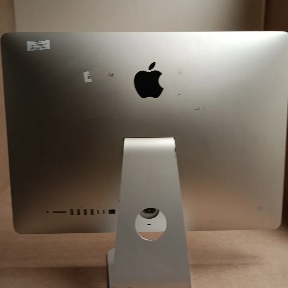 APPLE IMAC ALL-IN-ONE DESKTOP COMPUTER – SILVER 2/A1418