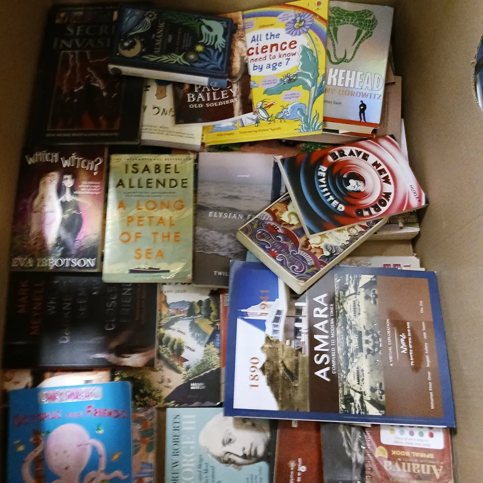 LARGE QUANTITY OF ASSORTED BOOK TITLES INCLUDE FICTION AND NON-FICTION - COLLECTION ONLY