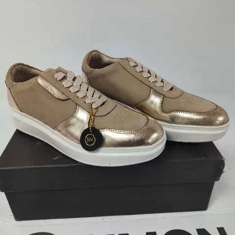BOXED PAIR OF NOVA NV B2688 NUDE METALLIC SNEAKERS – UK SIZE 7