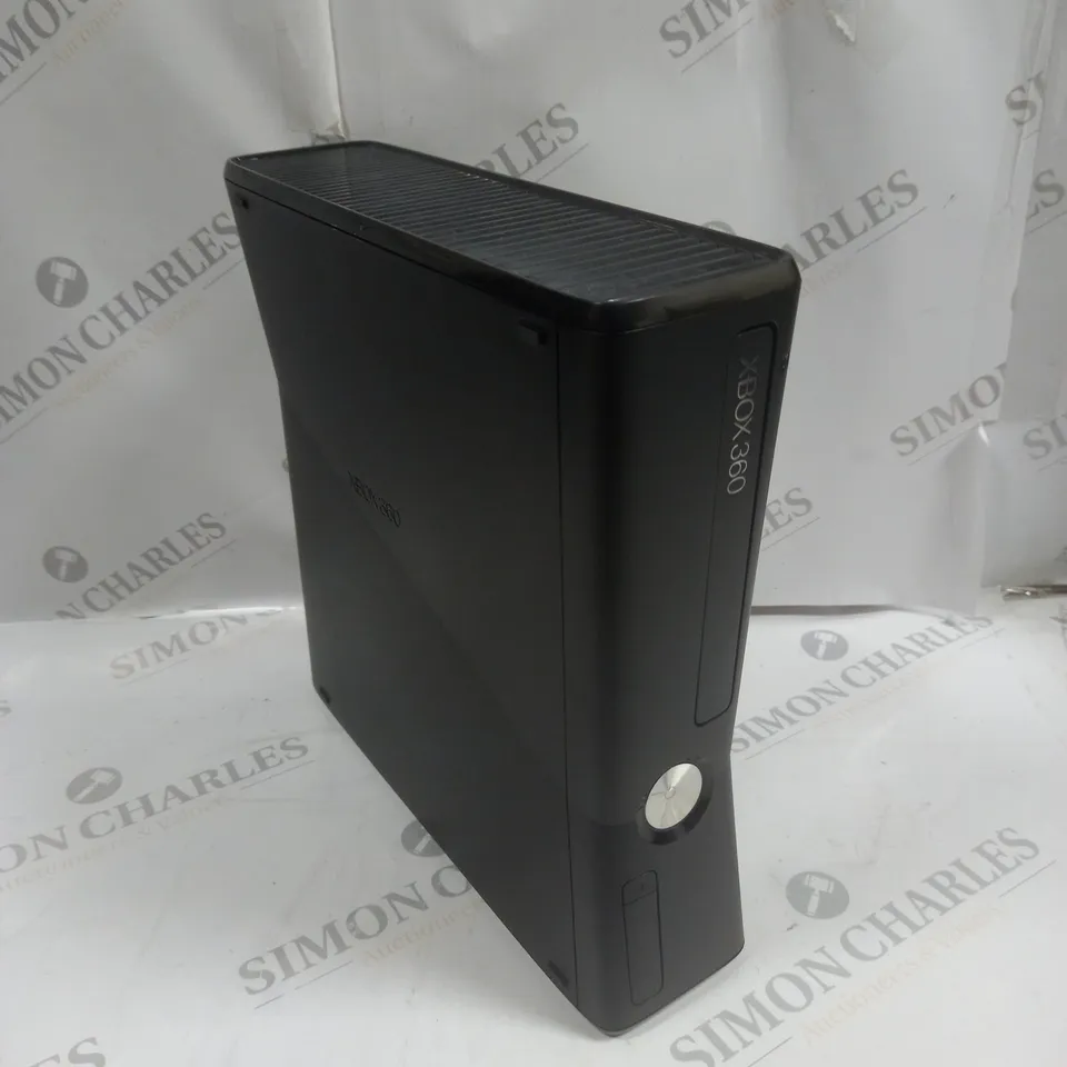 XBOX 360 S CONSOLE IN BLACK 