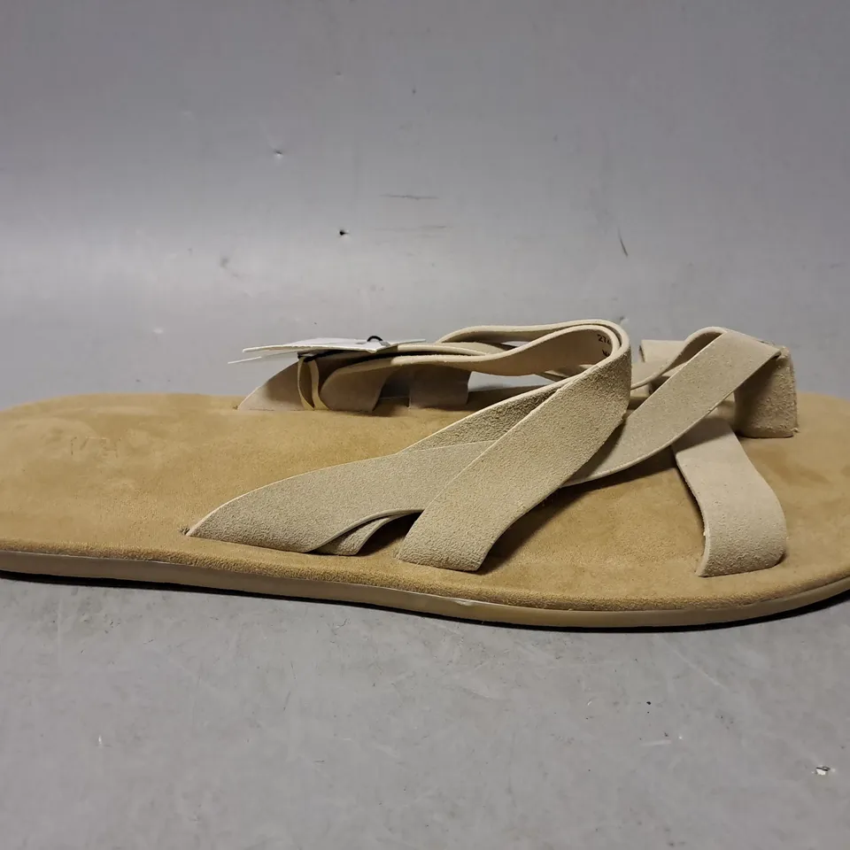 ZARA OPEN TOE FLAT SANDAL - UK 11