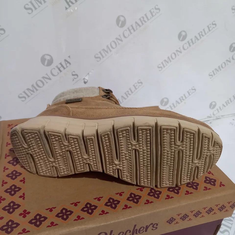 BOXED SKECHERS SYNERGY WARM TECH BOOTS, CHESTNUT - SIZE 5