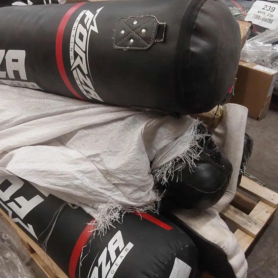PALLET CONTAINING ASSORTED SPORTS EQUIPMENT INCLUDING PUNCHING BAGS AND MMA TRAINING DUMMIES ECT - CONDITIONS VARY