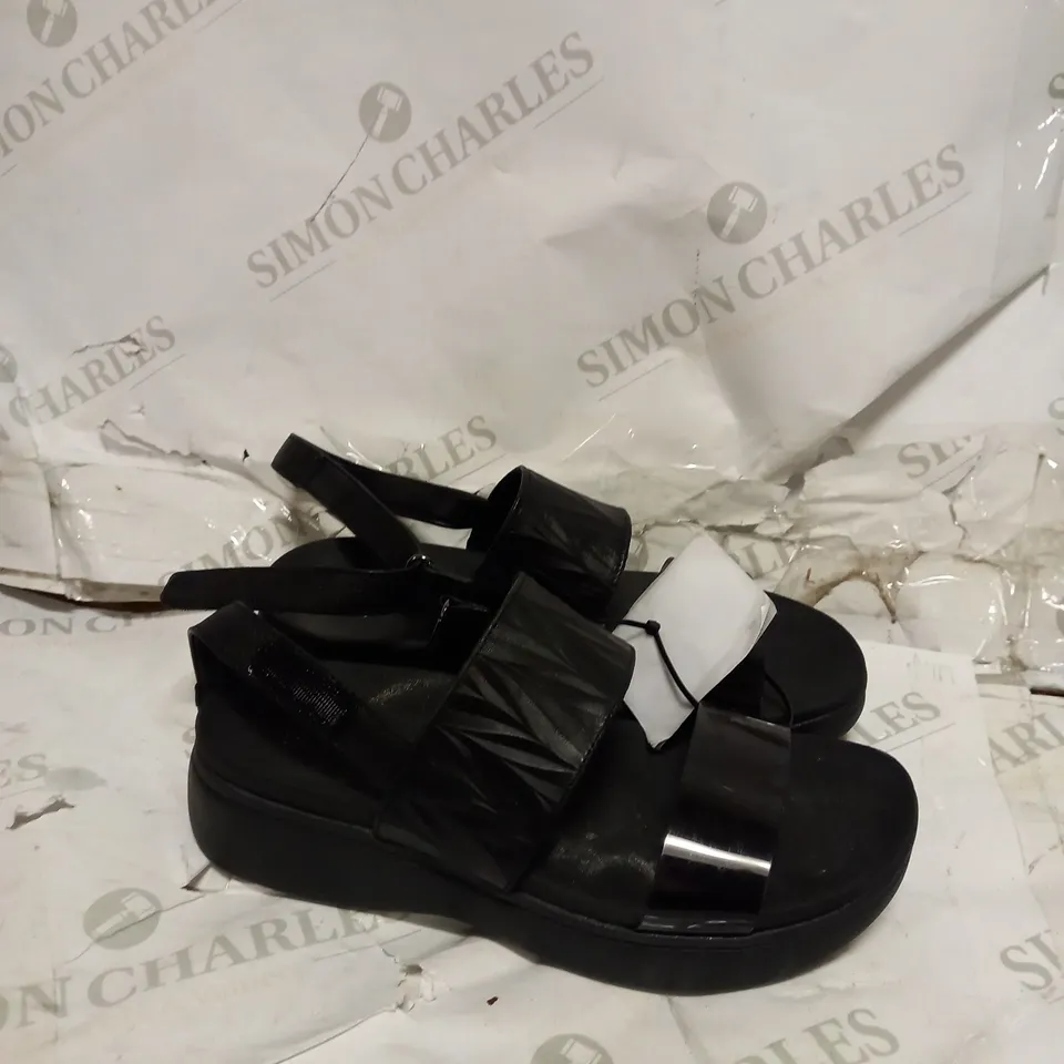 VIONIC SUNRISE KARLEEN SANDAL SIZE 6