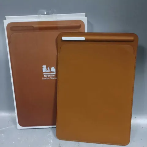 APPLE LEATHER SLEEVE FOR 10.5?INCH IPAD PRO - SADDLE BROWN