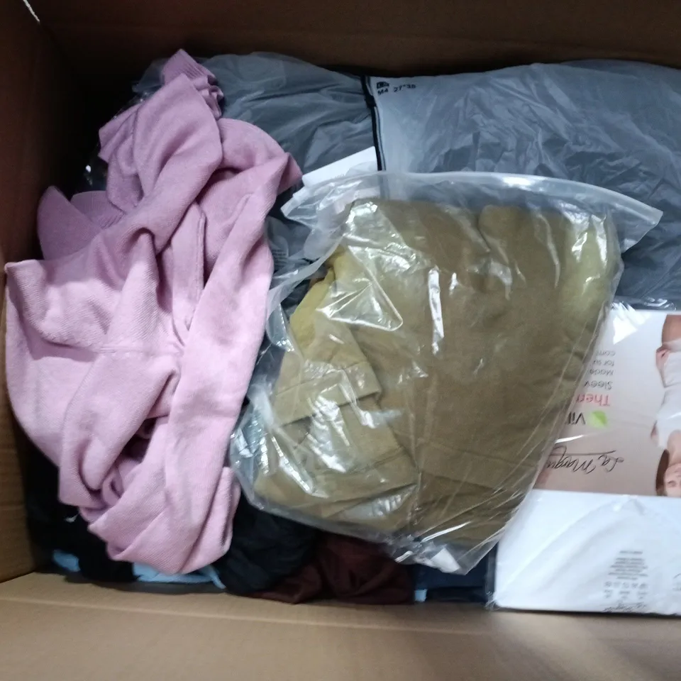 APPROXIMATELY 35 ASSORTED CLOTHING ITEMS IN VARIOUS SIZES, STYLES & COLOURS TO INCLUDE JACKET, TOPS, VEST, ETC - COLLECTION ONLY