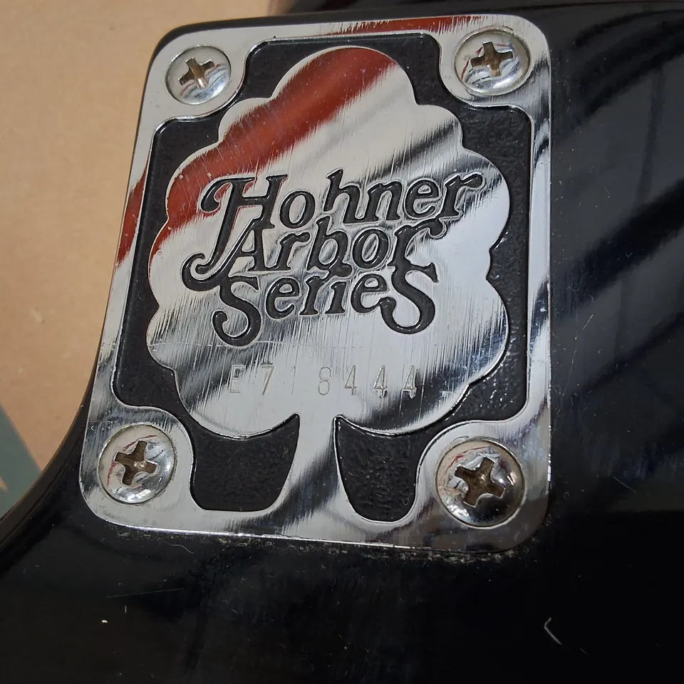 HOHNER ARBOR SERIES SUNBURST ELECTRIC GUITAR (MUS)