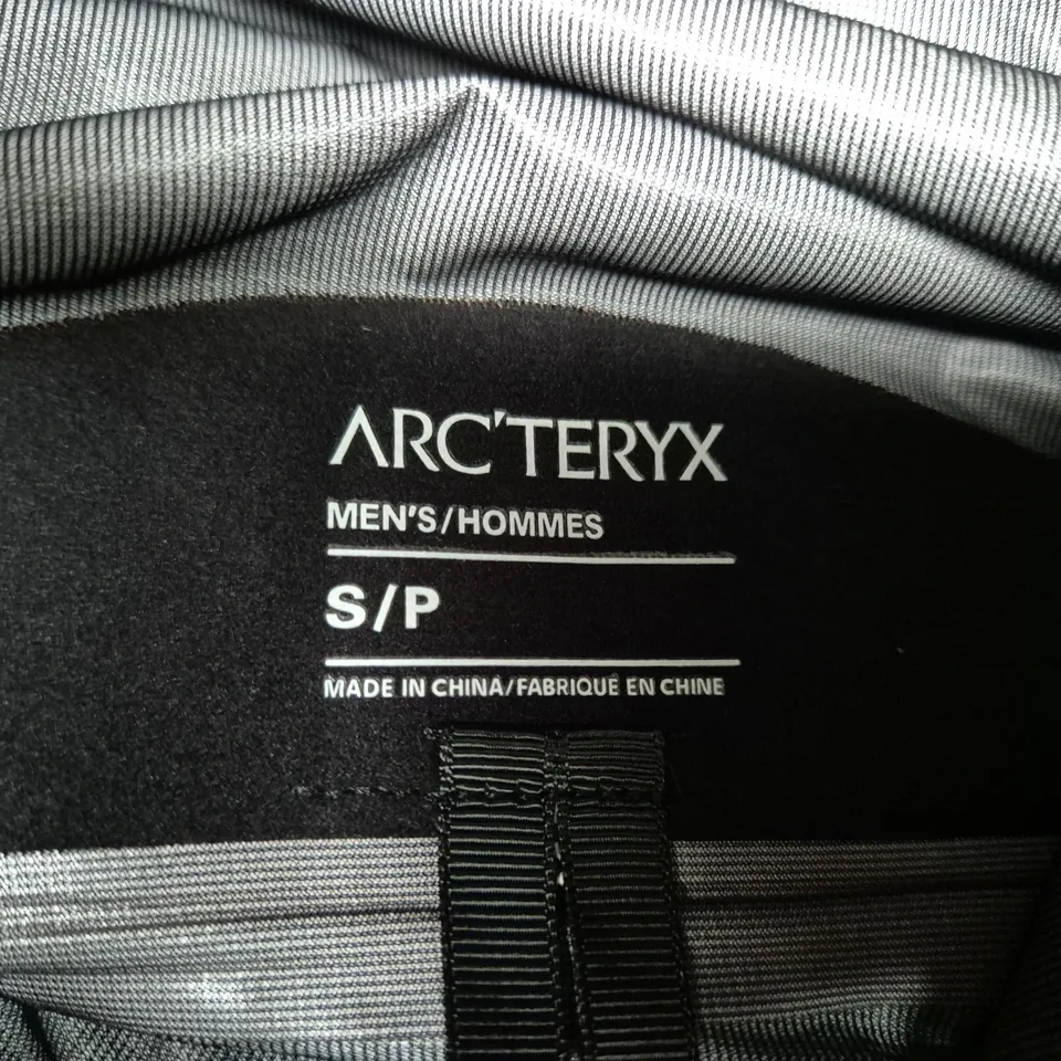 ARC'TERYX BETA LT JACKET – MEN'S, BLACK, SIZE S (UK)