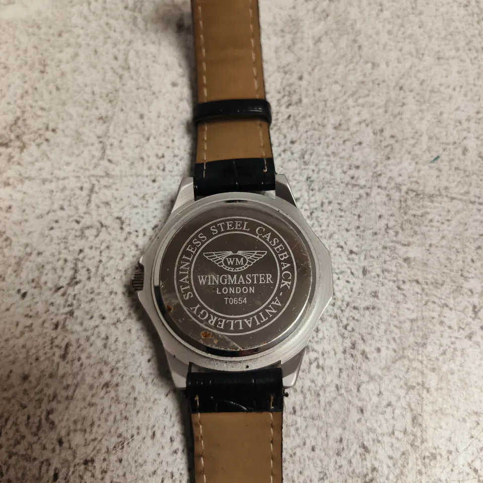 WINGMASTER LONDON WRISTWATCH – STAINLESS STEEL CASEBACK, LEATHER STRAP (BOXED)