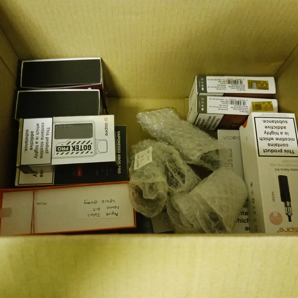 APPROXIMATELY 20 VAPES & E-CIGARETTES TO INCLUDE VAPORESSO ASPIRE GOTEK PRO, VOOPOO ARGUS GT 11, ETC