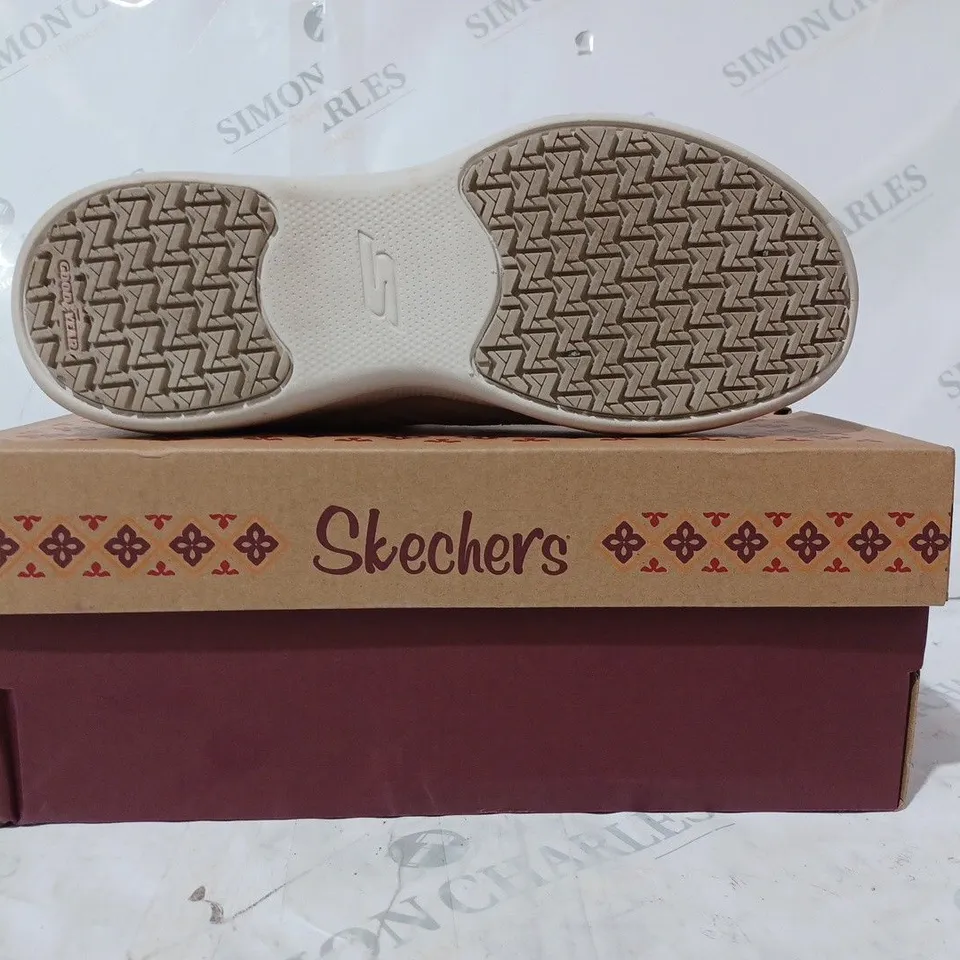 BOXED PAIR OF SKECHERS GO WALK SHOES IN TAUPE SIZE 5.5
