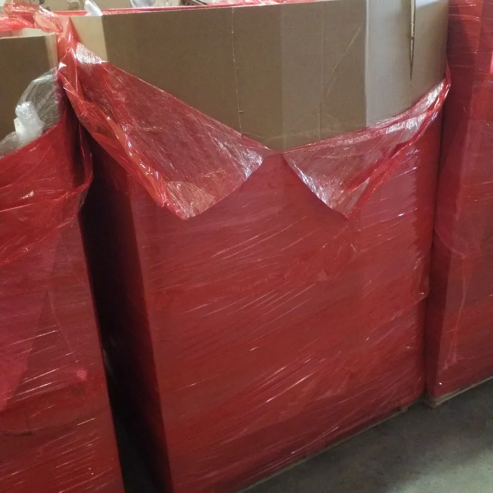 PALLET CONTAINING ASSORTED PRODUCTS INCLUDING BABY HIGH CHAIR, PROFESSIONAL BLENDER, TOILET SEAT & TRUNKI BACKPACK/CAR SEAT