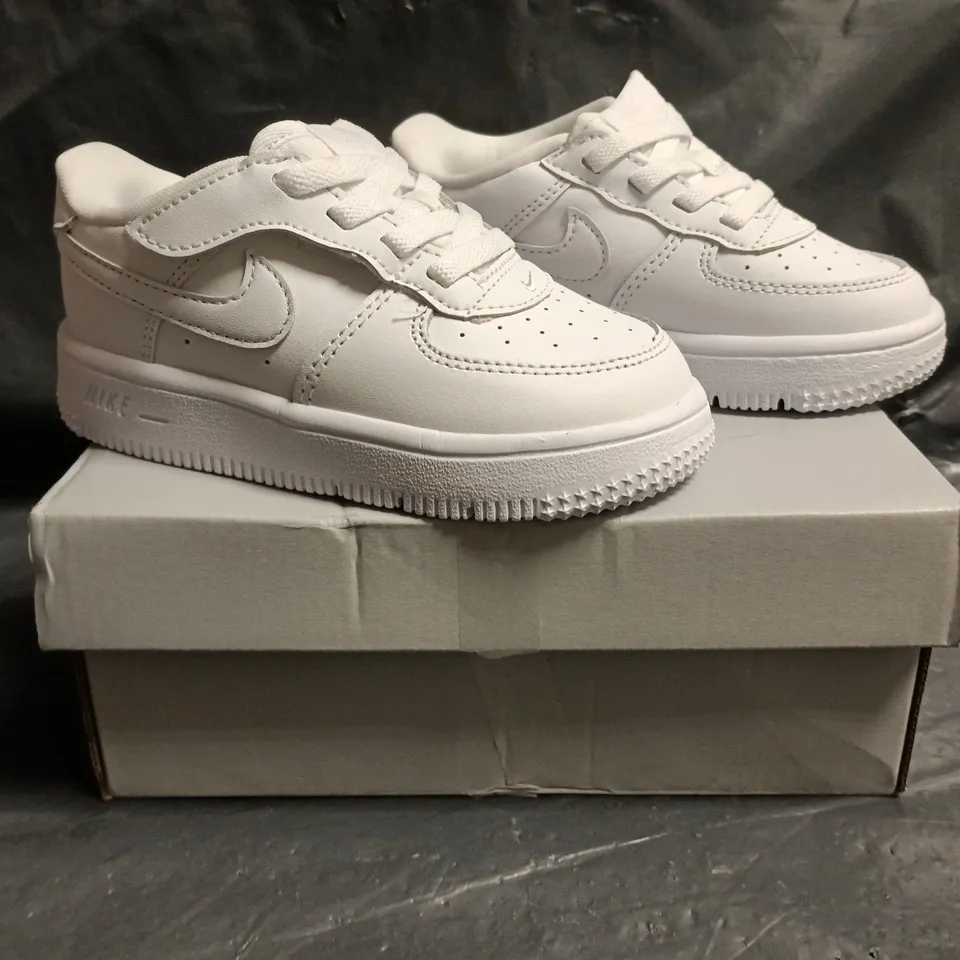 BOXED PAIR OF NIKE FORCE 1 LOW EASYON INFANT SHOES IN WHITE SIZE UK 7.5