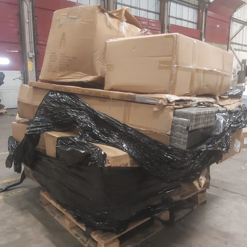PALLET CONTAINING A VERY LARGE QUANTITY OF ASSORTED DESIGNER GARDEN FURNITURE PARTS
