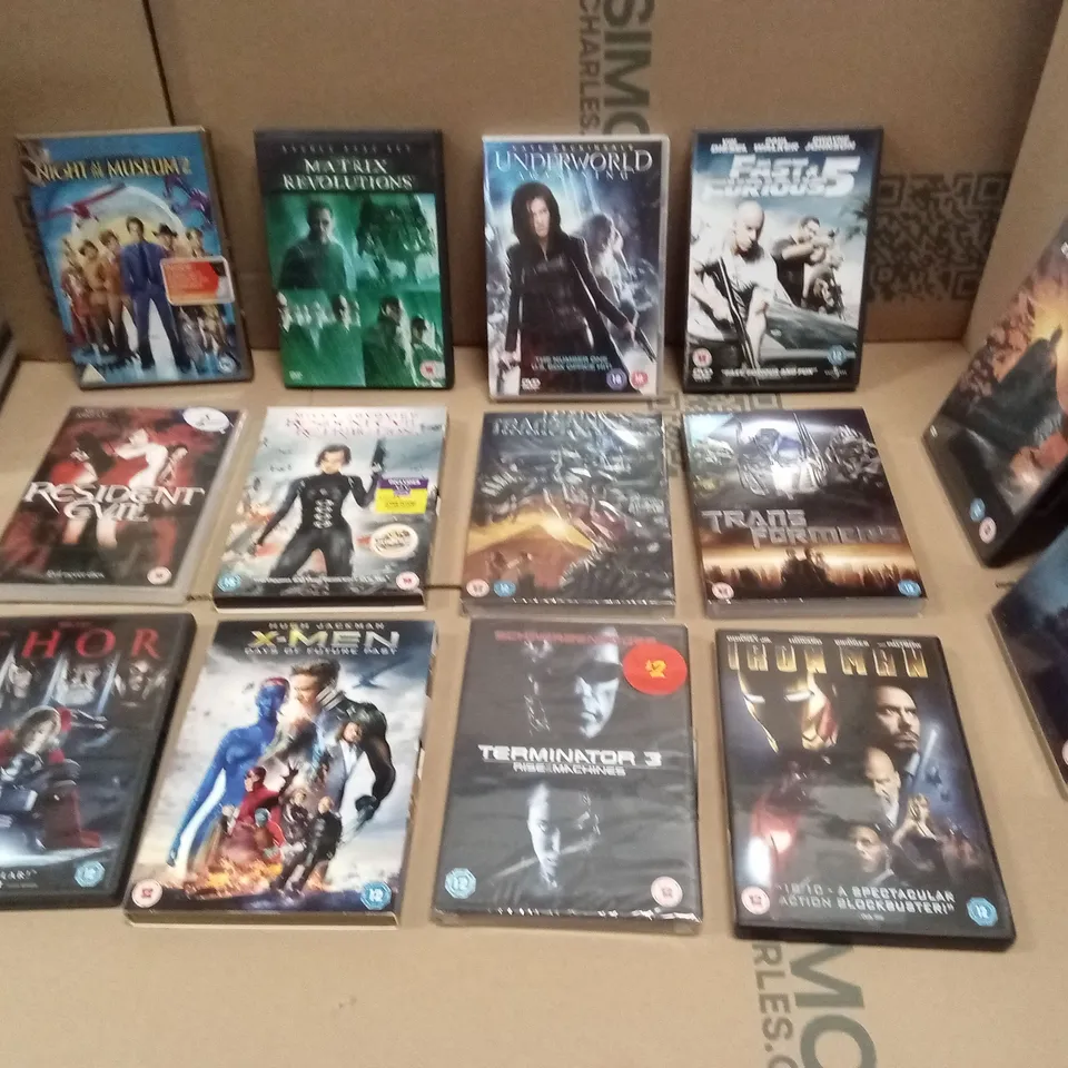 BOX TO CONTAIN A LARGE QUANTITY OF FILMS AND DVDs