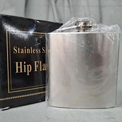 BOX OF APPROXIMATELY 30 ASSORTED UNBRANDED STAINLESS STEEL HIP FLASKS - COLLECTION ONLY