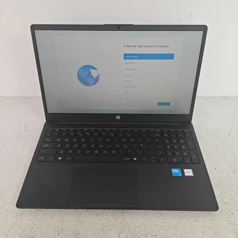 UNBOXED HP INTEL CORE 5 INTEL GRAPHICS LAPTOP IN BLACK - 15-FD0005SA