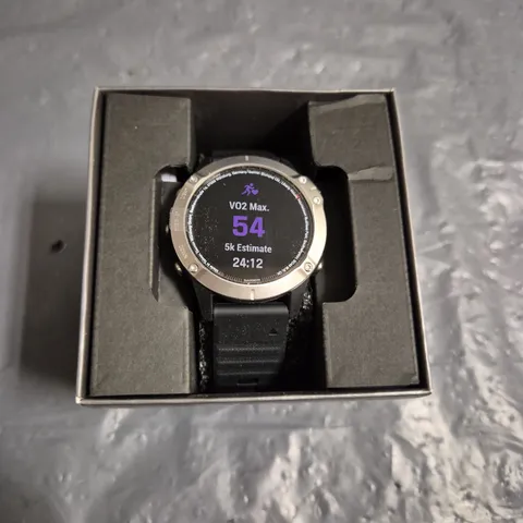 GARMIN FENIX 6 SILVER WITH BLACK BAND