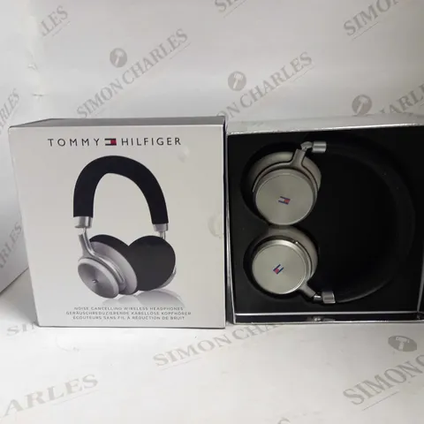 TOMMY HILFIGER NOISE CANCELLING HEADPHONES ON EAR IN BLACK 