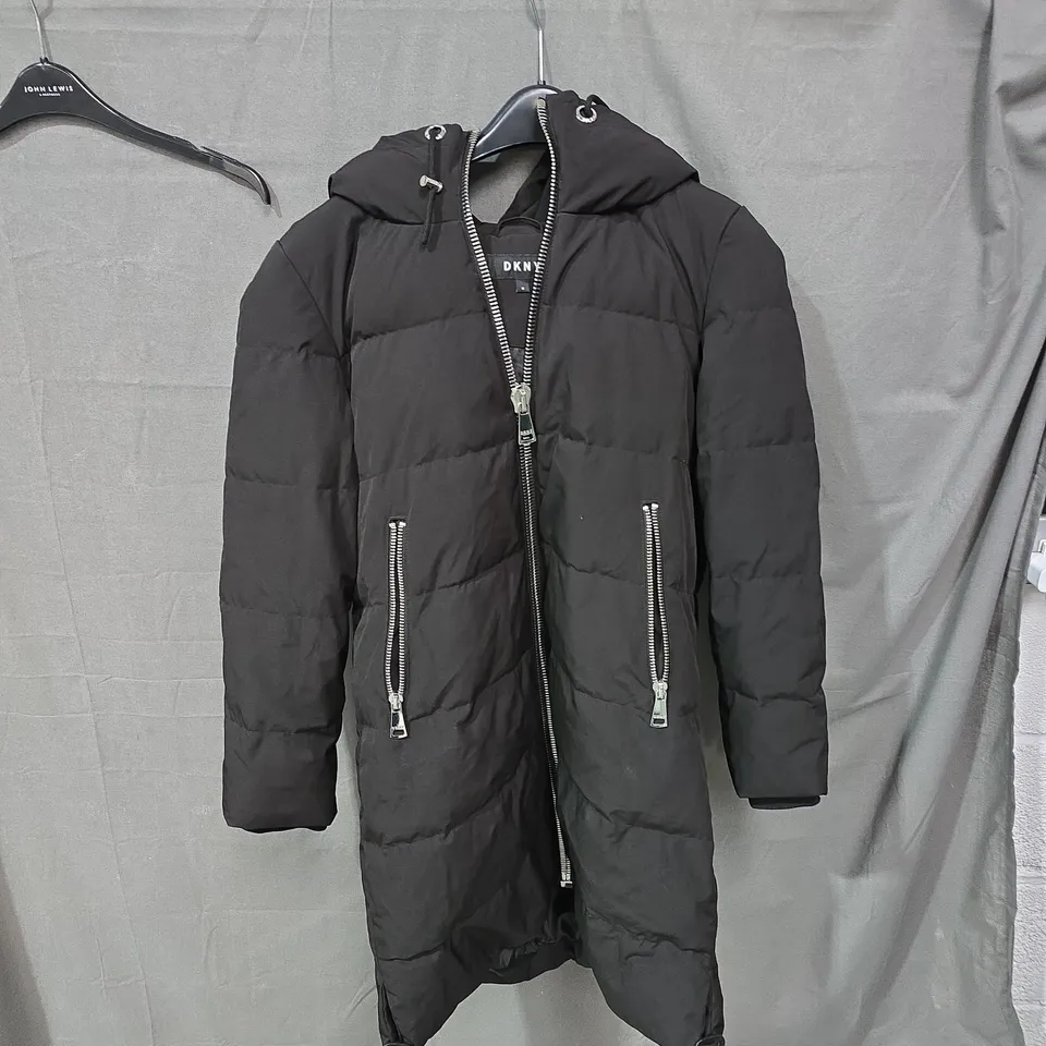 DKNY BLACK PUFFER COAT – SIZE M