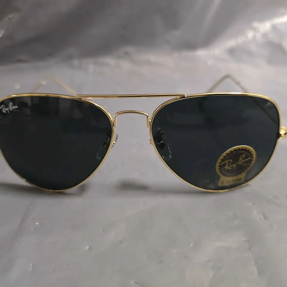 BOXED PAIR OF RAY BAN GLASSES WITH G-15 LENS IN CASE